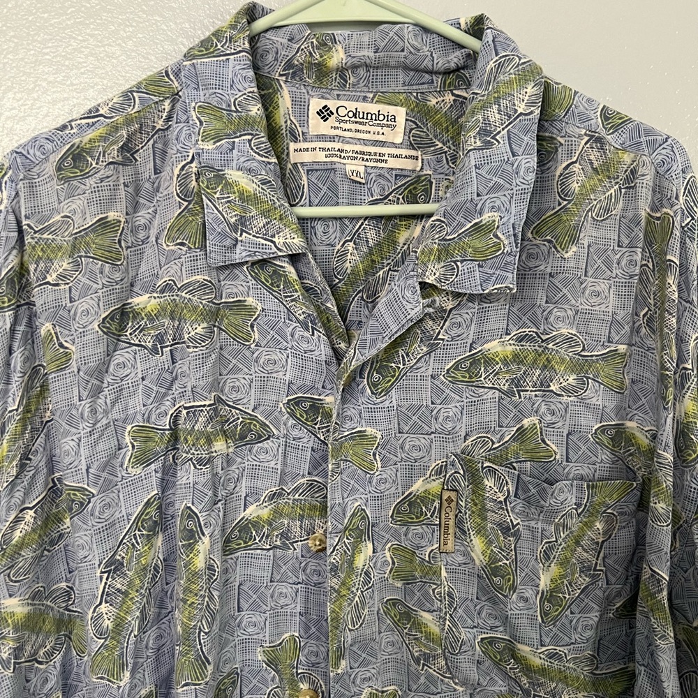 vintage Columbia Sportswear button-down shirt with an all-over fish print 2XL